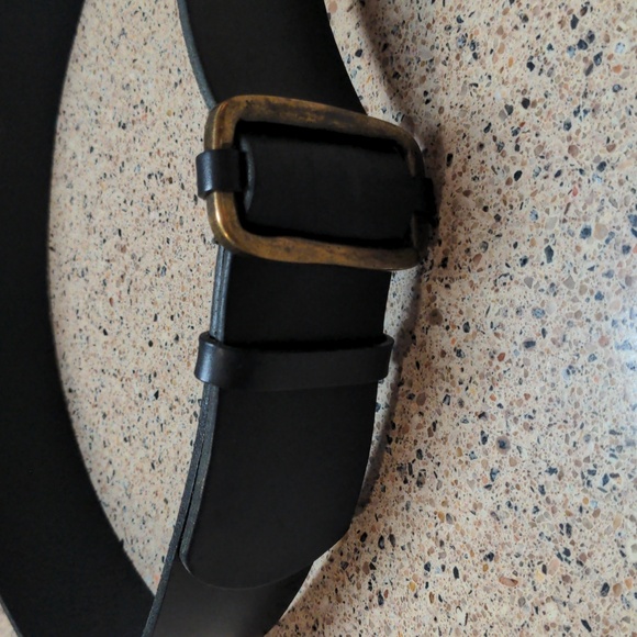 CLUB MONACO /Women's Adjustable Leather Belt (OS) - Picture 3 of 16